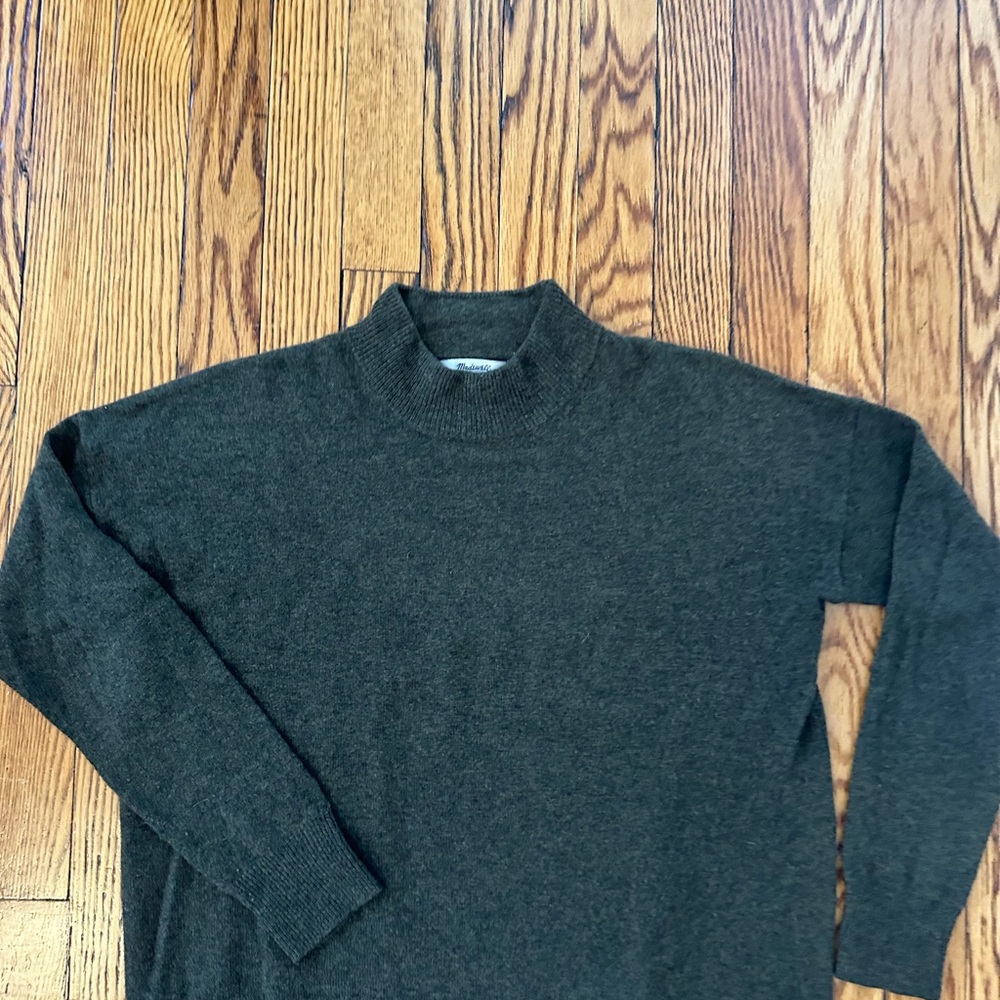 Madewell Women's Cashmere Sweater in Dark Olive
